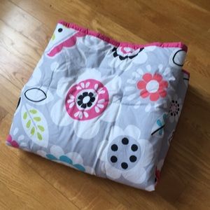 7 pc comforter set for baby girl. Adorable unused